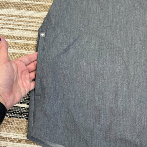 FIGS Women's Rafaela Scrub Top Sleeveless Relaxed Fit Pullover Gray Size 2XL - Picture 6 of 12